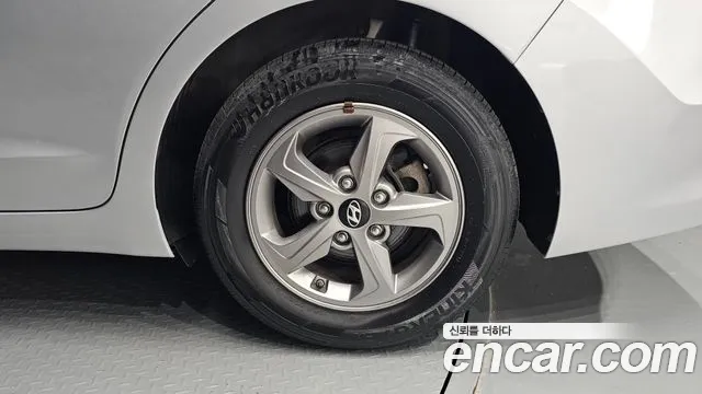 Hyundai Avante — фото 21