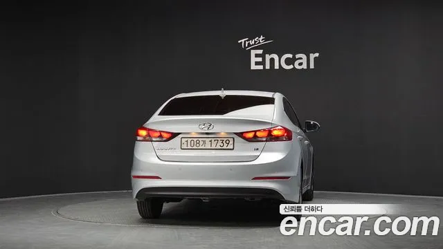 Hyundai Avante — фото 4