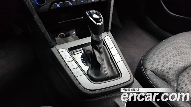 Hyundai Avante — фото 9