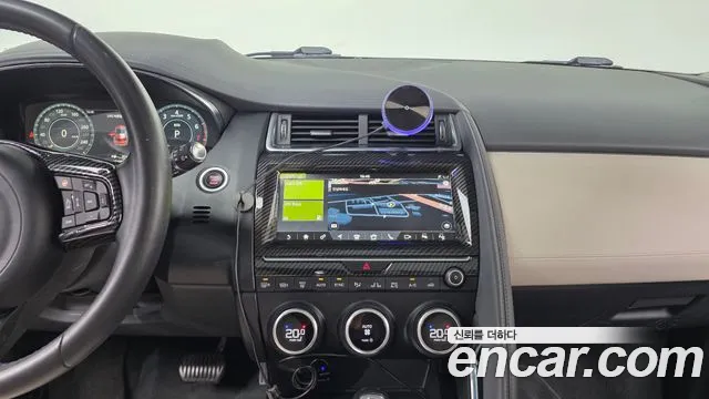 Jaguar E-PACE — фото 14