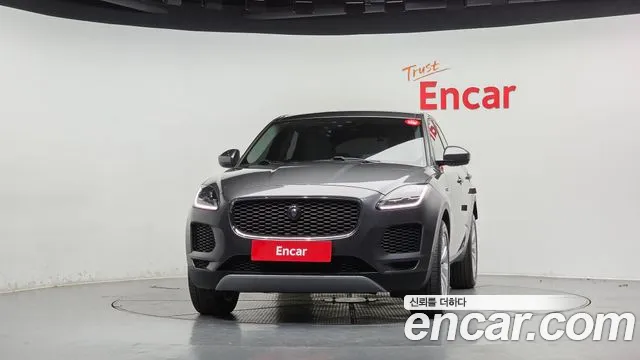 Jaguar E-PACE — фото 3