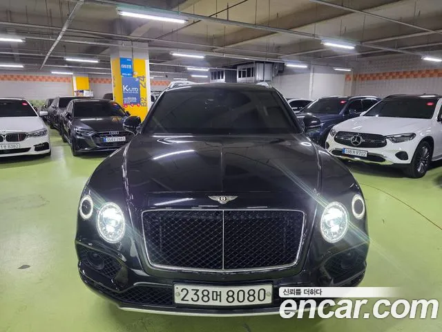 Bentley Bentayga — фото 1
