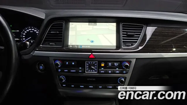 Genesis G80 — фото 16