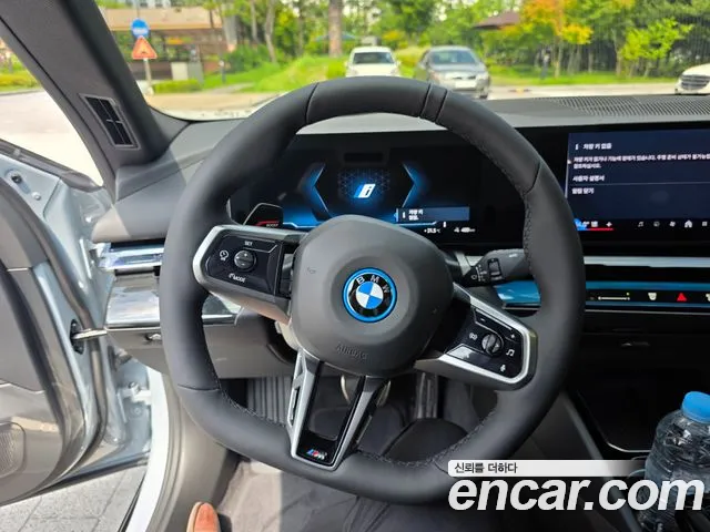 BMW i5 — фото 9
