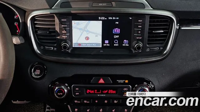 Kia Sorento — фото 14