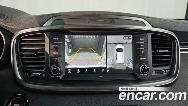 Kia Sorento — фото 15