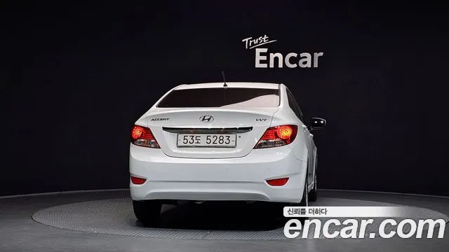 Hyundai Accent — фото 4