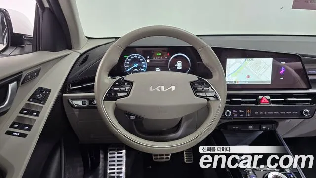 Kia Niro — фото 13