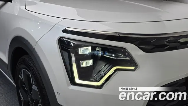 Kia Niro — фото 23