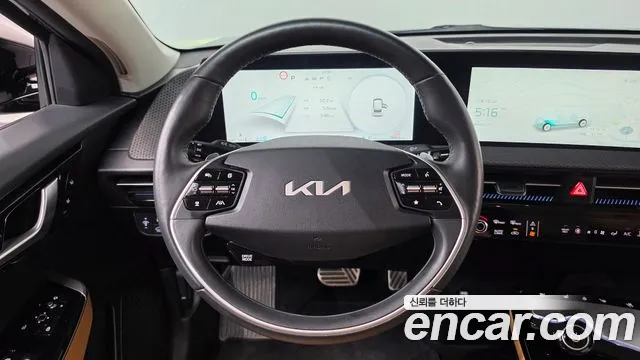 Kia EV6 — фото 12