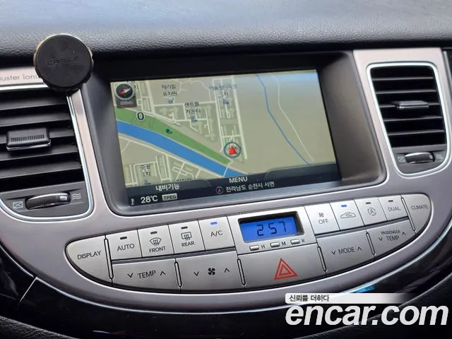 Hyundai Genesis — фото 13