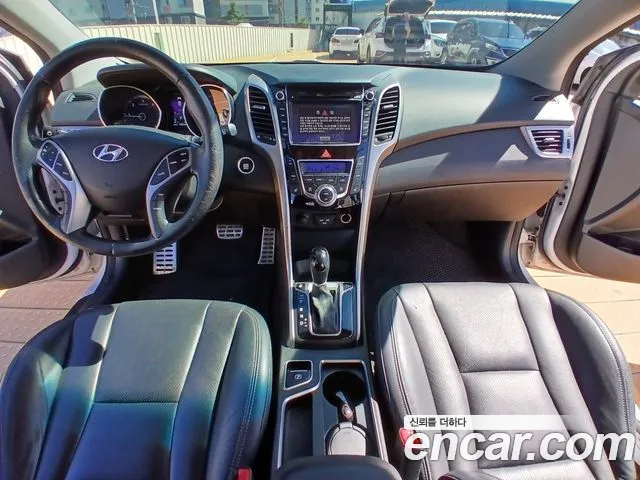 Hyundai i30 — фото 10
