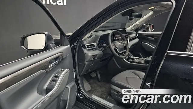 Toyota Highlander — фото 10