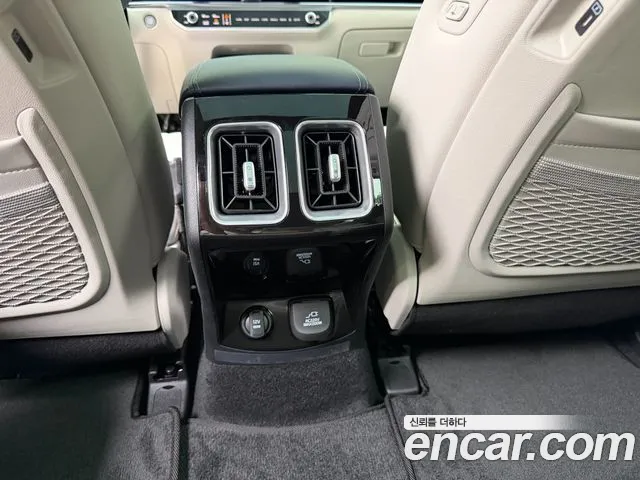 Kia Sorento — фото 13