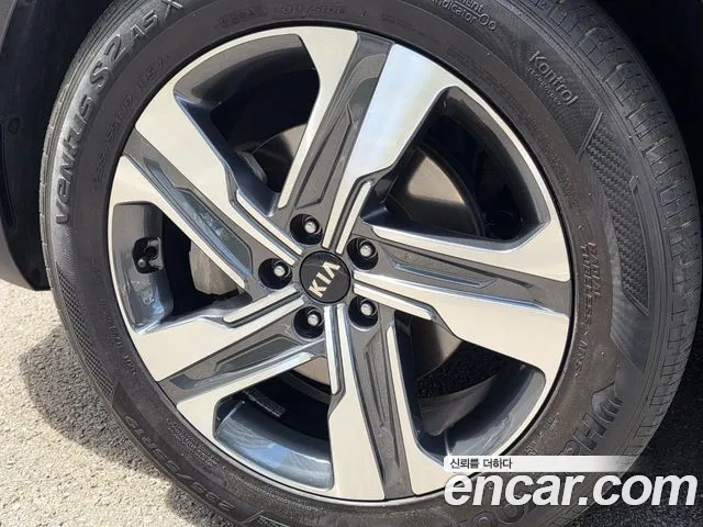 Kia Sorento — фото 5