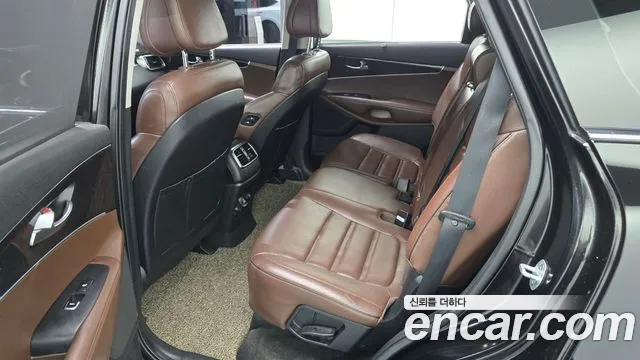 Kia Sorento — фото 12