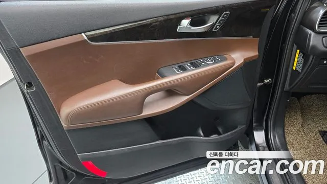 Kia Sorento — фото 24