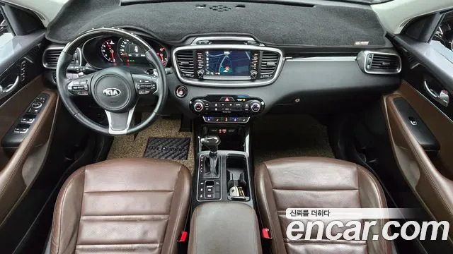 Kia Sorento — фото 7