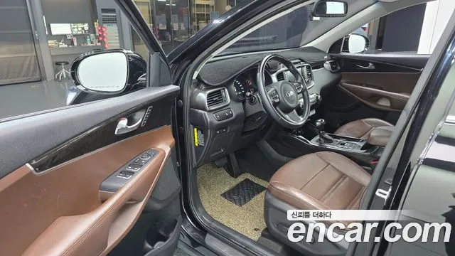 Kia Sorento — фото 10