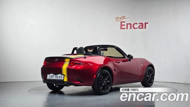 Mazda MX-5 Miata — фото 1