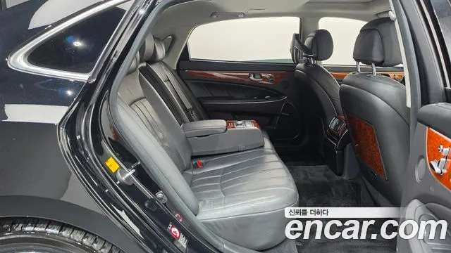 Hyundai Equus — фото 12