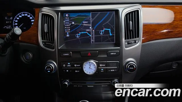 Hyundai Equus — фото 14