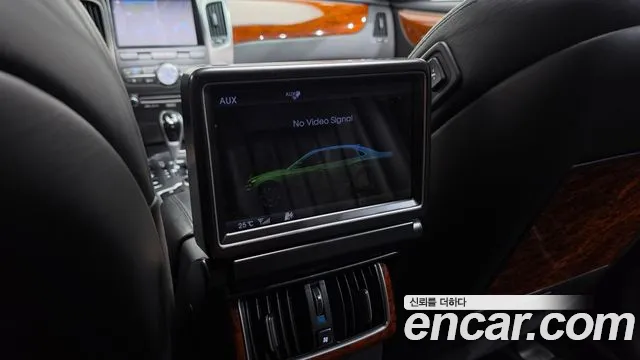 Hyundai Equus — фото 18