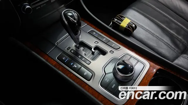 Hyundai Equus — фото 9