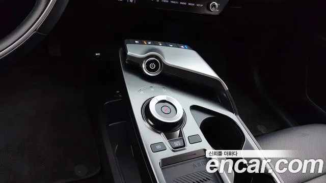 Kia EV6 — фото 9