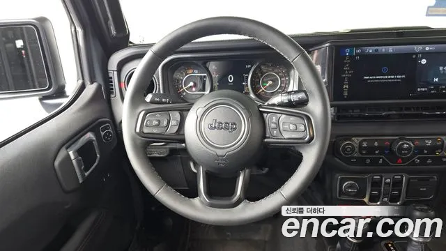 Jeep Wrangler — фото 13