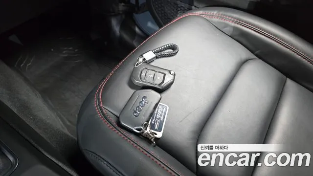 Jeep Wrangler — фото 15
