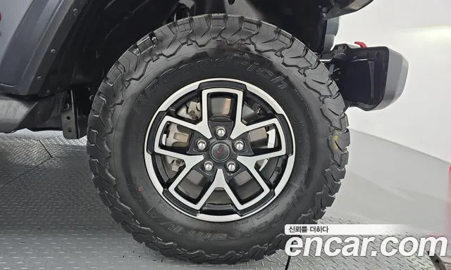 Jeep Wrangler — фото 21