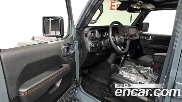 Jeep Wrangler — фото 10