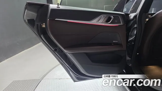 BMW i4 — фото 25