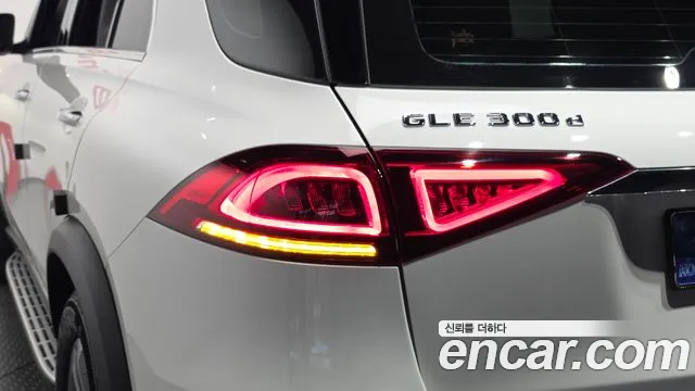 Mercedes-Benz GLE-Class — фото 23