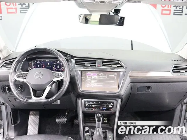 Volkswagen Tiguan — фото 13