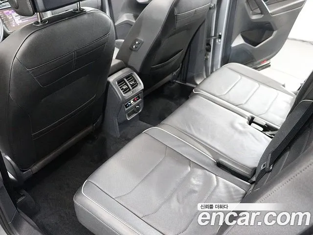 Volkswagen Tiguan — фото 15