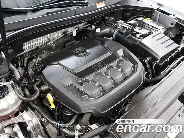 Volkswagen Tiguan — фото 19