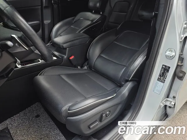 Kia Sportage — фото 10