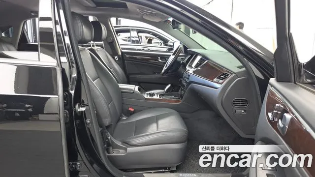 Hyundai Equus — фото 11