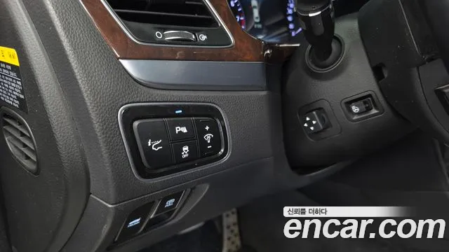 Hyundai Equus — фото 16