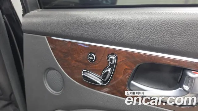 Hyundai Equus — фото 19