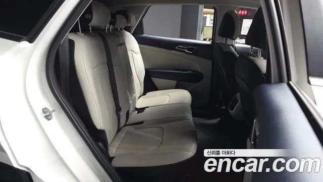 Kia Sportage — фото 12