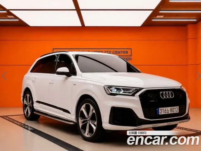 Audi Q7 — фото 1