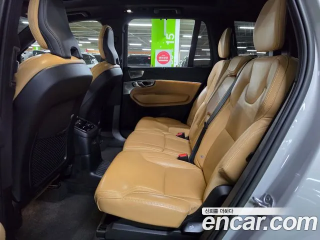 Volvo XC90 — фото 13