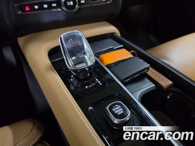 Volvo XC90 — фото 15
