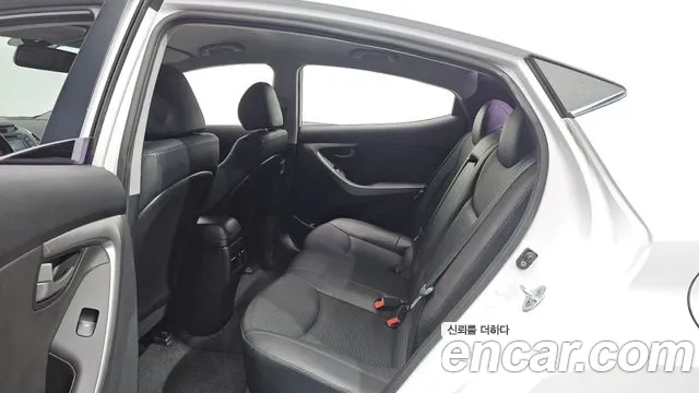 Hyundai Avante — фото 11