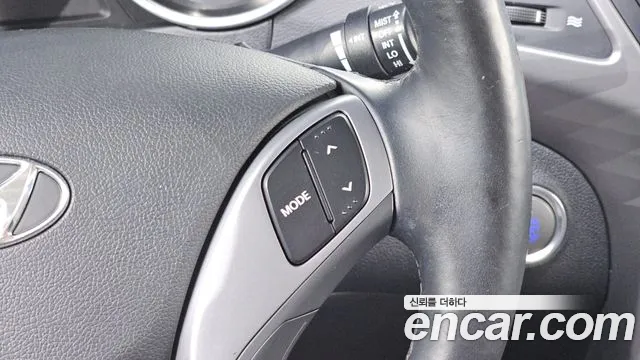 Hyundai Avante — фото 15