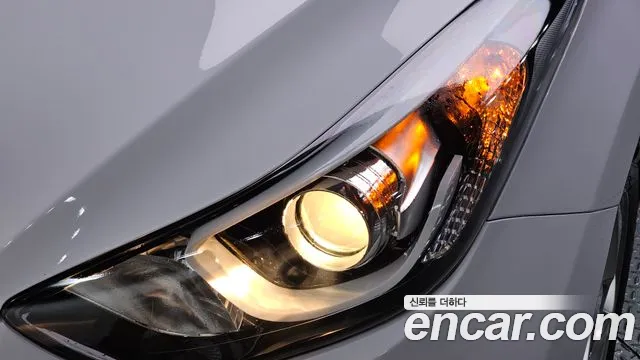 Hyundai Avante — фото 22