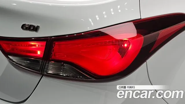 Hyundai Avante — фото 23